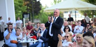 Tí, ktorí každý deň pomáhajú druhým, dostali ocenenie. BSK vyzdvihol prácu zamestnancov sociálnych služieb aj dobrovoľníkov