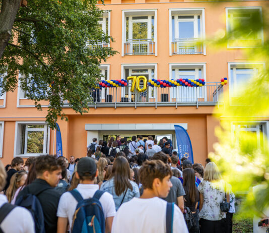 Gymnázium Alberta Einsteina dostalo po 70 rokoch novú tvár