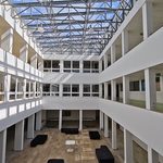 Bratislavský kraj dokončil modernizáciu polygrafickej školy. Pribudlo átrium, bezbariérový prístup aj úspornejšie riešenia