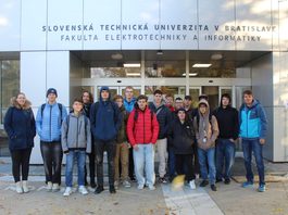 Žiaci stredných škôl sa učia vedu a technológie priamo na univerzitách a vo výskumných pracoviskách